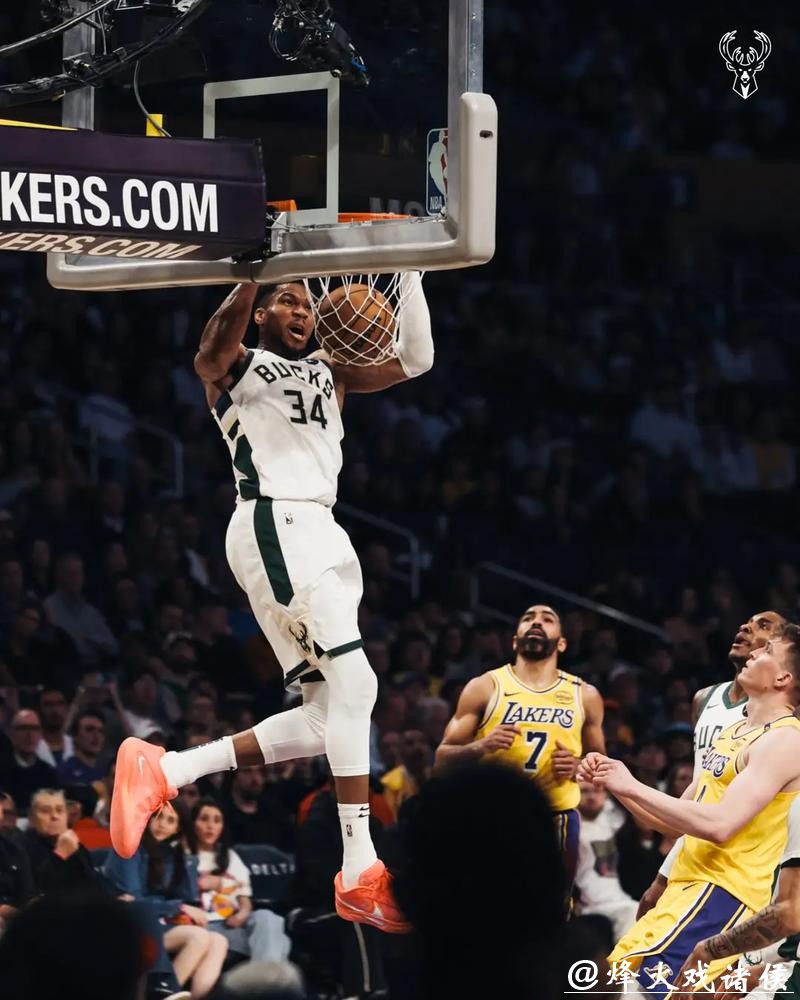 湖人不敌雄鹿字母哥25分 庄神首秀4分后伤退 湖人不敌雄鹿字母哥25分 庄神首秀4分后伤退